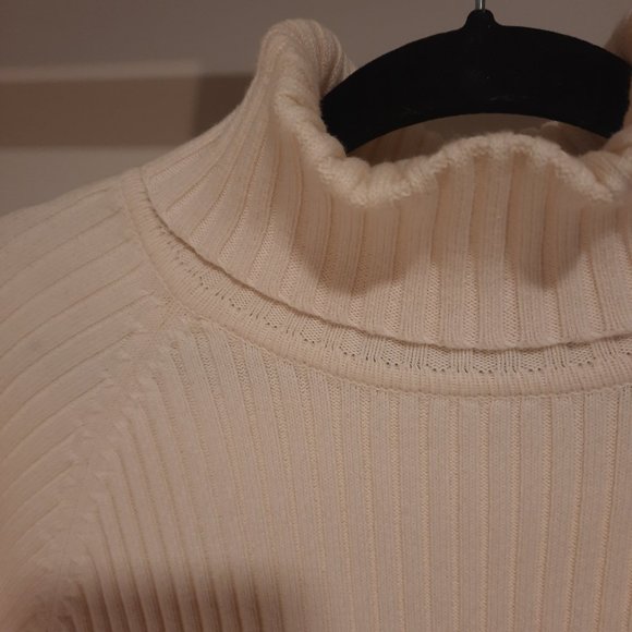 Small Cream Tommy Hilfiger Shirt - Picture 2 of 8